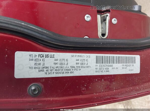 2C3CCAEG7KH609685 2019 CHRYSLER 300 Red Widok komory silnika