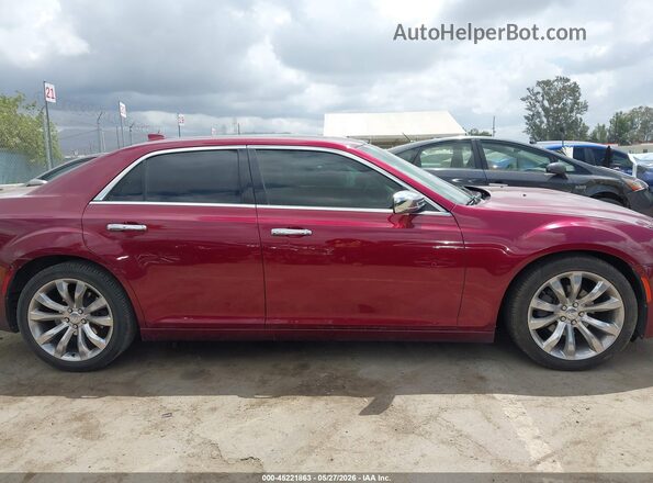 2C3CCAEG7KH609685 2019 CHRYSLER 300 Red Widok wnętrza z tyłu