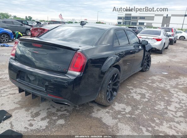 2C3CCAGG0JH267783 2018 CHRYSLER 300 Черный 