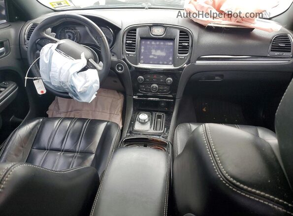 2C3CCAGG1KH524192 2019 CHRYSLER 300 Gray Vista del salpicadero