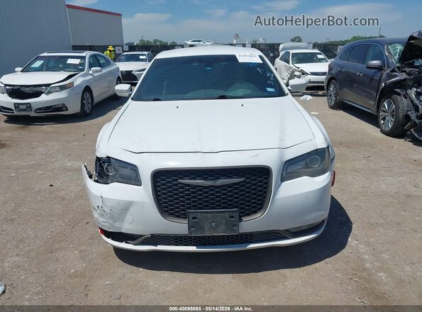 2C3CCAGG3GH262179 2016 CHRYSLER 300 White Սալոնի հետևի տեսք