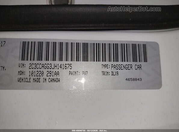 2C3CCAGG3JH141675 2018 CHRYSLER 300 Белый Вид подкапотного пространства