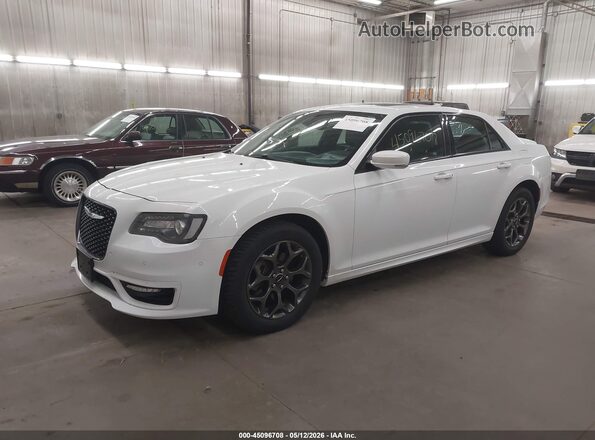 2C3CCAGG3JH141675 2018 CHRYSLER 300 Белый Передняя левая четверть
