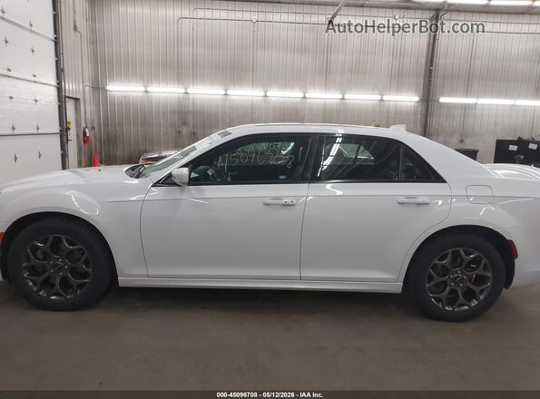 2C3CCAGG3JH141675 2018 CHRYSLER 300 Белый 