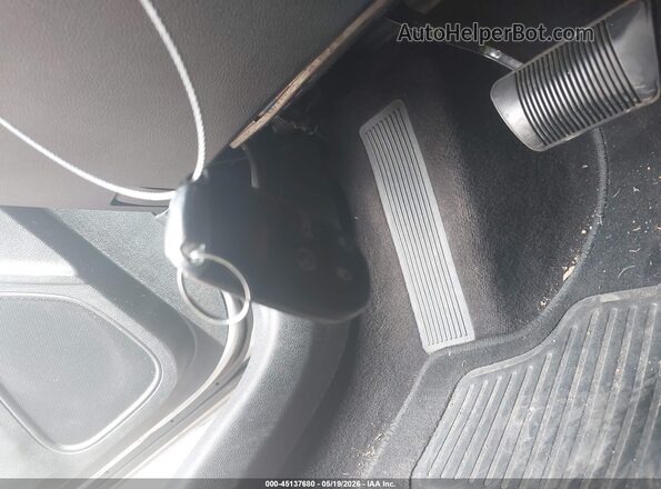 2C3CCAGG7JH141338 2018 CHRYSLER 300 Gray Вид панелі приладів
