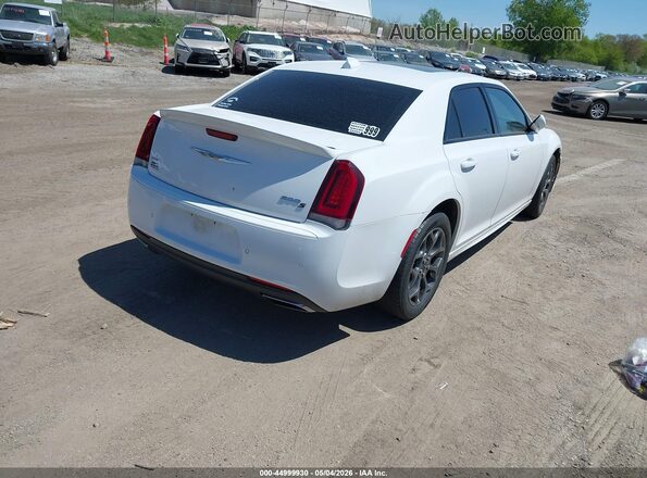 2C3CCAGG8JH276053 2018 CHRYSLER 300 Белый Задняя правая четверть