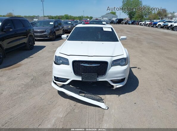 2C3CCAGG8JH276053 2018 CHRYSLER 300 Белый Вид щитка приборов