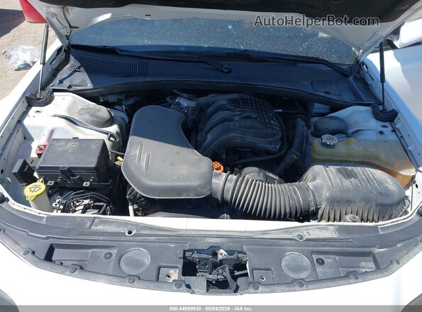 2C3CCAGG8JH276053 2018 CHRYSLER 300 Белый Вид сзади