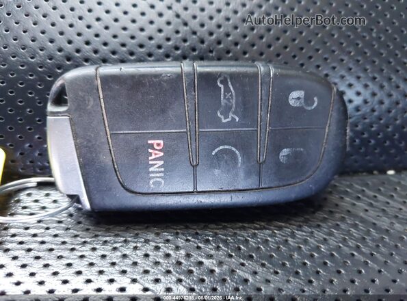 2C3CCAKG5JH304561 2018 CHRYSLER 300 Silver წინა პანელის ხედი
