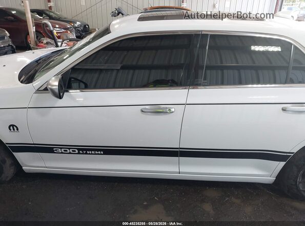 2C3CCAPT1JH227788 2018 CHRYSLER 300 White Панорамний вид салону 360°