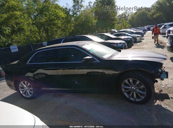 2C3CCARG3JH226786 2018 CHRYSLER 300 Черный 