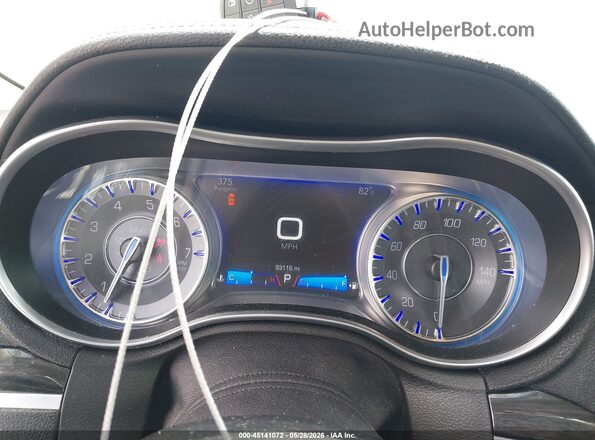 2C3CCARG5GH136161 2016 CHRYSLER 300 White Widok tylnych siedzeń