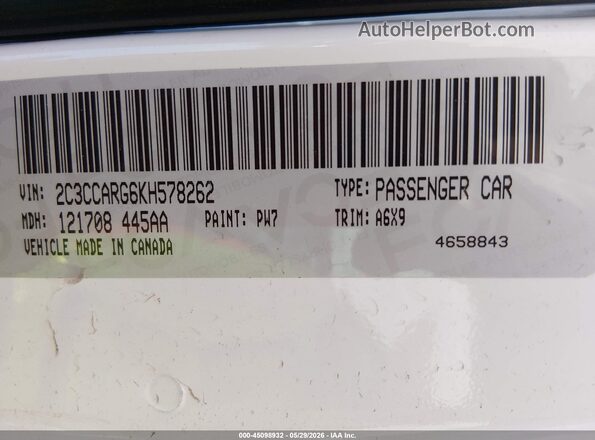 2C3CCARG6KH578262 2019 CHRYSLER 300 White Vista del compartimento del motor