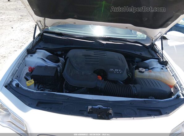 2C3CCARG6KH578262 2019 CHRYSLER 300 White Vista trasera