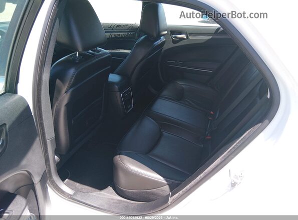 2C3CCARG6KH578262 2019 CHRYSLER 300 White Vista de la etiqueta del VIN