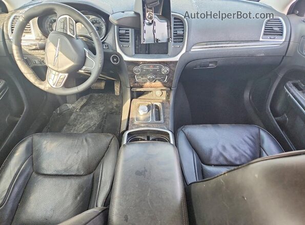 2C3CCASG0PH538535 2023 CHRYSLER 300 Серебряный Вид панели приборов