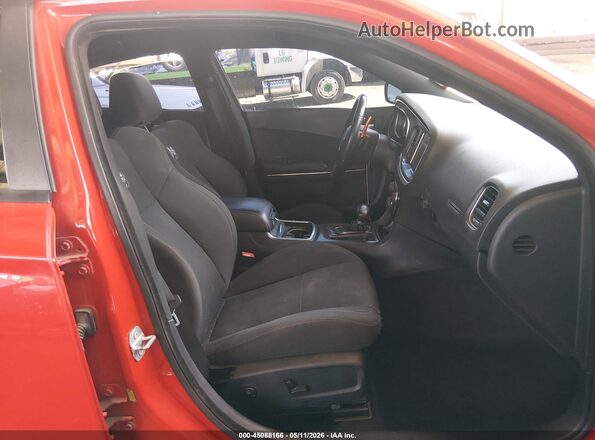 2C3CDXGJ9GH321991 2016 DODGE CHARGER Red Widok wnętrza z przodu