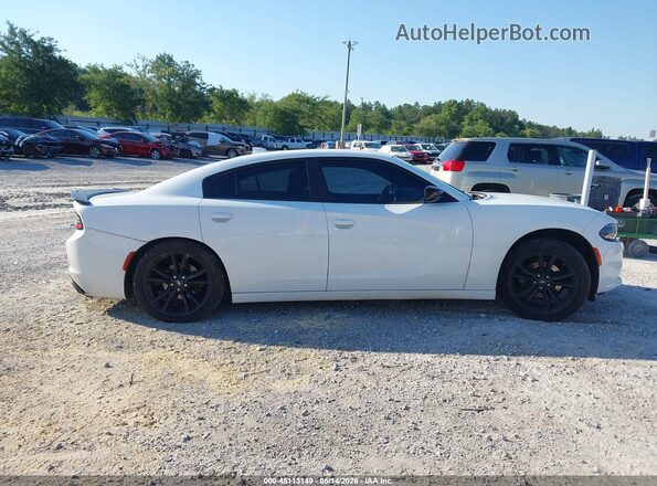 2C3CDXHG7JH139653 2018 DODGE CHARGER White Vista interior trasera