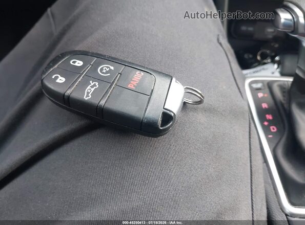 2C3CDXJG0JH189692 2018 DODGE CHARGER Red Widok deski rozdzielczej