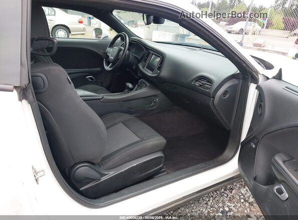 2C3CDZAG0GH184741 2016 DODGE CHALLENGER White 