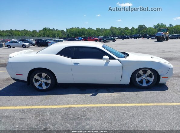2C3CDZAG1KH751726 2019 DODGE CHALLENGER White Widok wnętrza z tyłu