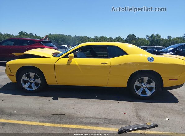 2C3CDZAG3JH232868 2018 DODGE CHALLENGER Yellow 360 interior view