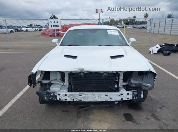 2C3CDZAG3KH751064 2019 DODGE CHALLENGER White Widok wnętrza z tyłu