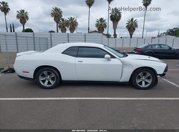 2C3CDZAG3KH751064 2019 DODGE CHALLENGER White Widok wnętrza 360 stopni