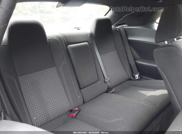 2C3CDZAG5HH573697 2017 DODGE CHALLENGER Silver Widok naklejki z numerem VIN