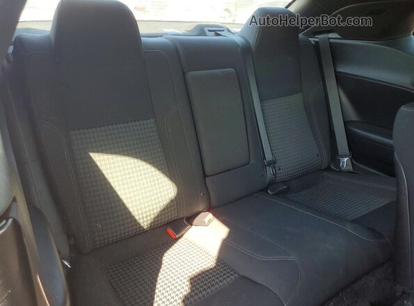 2C3CDZAG6JH302783 2018 DODGE CHALLENGER Silver Հետևի նստատեղերի տեսք