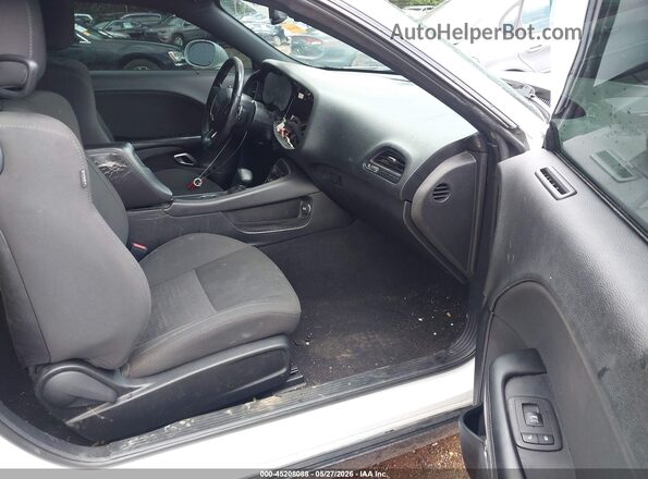 2C3CDZBT4KH641488 2019 DODGE CHALLENGER White Front interior view
