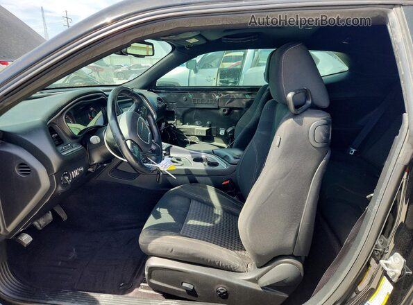 2C3CDZBT6GH201442 2016 DODGE CHALLENGER Черный Вид салона спереди
