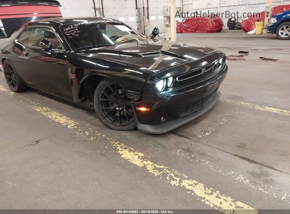 2C3CDZBT6GH214059 2016 DODGE CHALLENGER Black Вид спереду