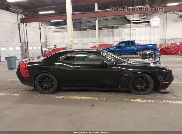 2C3CDZBT6GH214059 2016 DODGE CHALLENGER Black Вид задньої частини салону