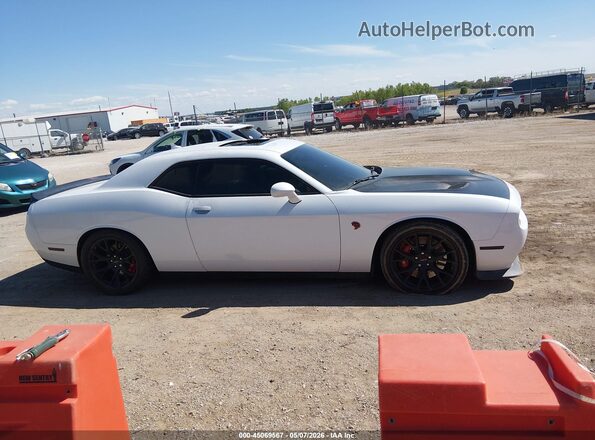 2C3CDZC91GH217325 2016 DODGE CHALLENGER Белый Вид задней части салона