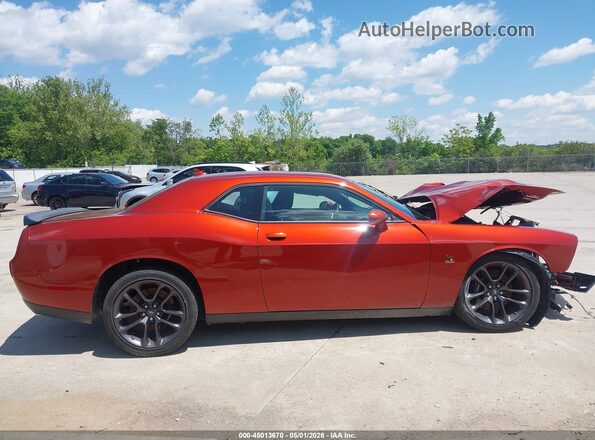 2C3CDZFJ2PH678085 2023 DODGE CHALLENGER Orange Вид задньої частини салону