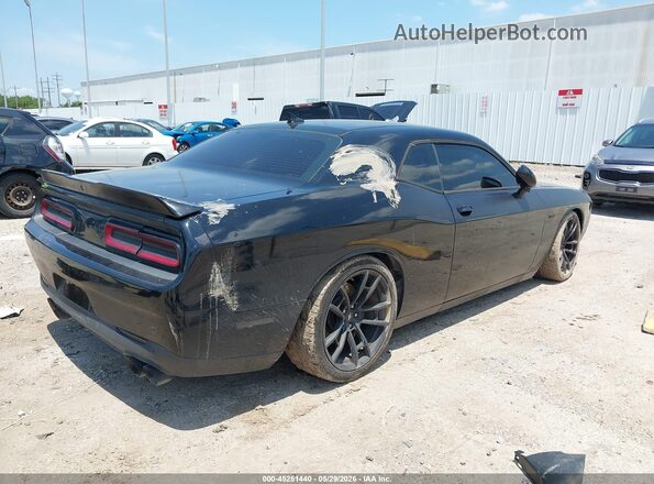 2C3CDZFJ3JH131981 2018 DODGE CHALLENGER Черный Задняя правая четверть