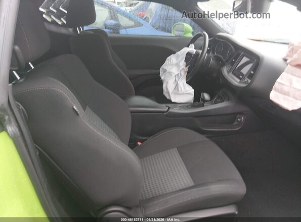 2C3CDZFJ3PH614945 2023 DODGE CHALLENGER Green Вид салону спереду