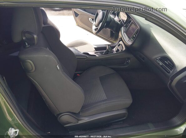 2C3CDZFJ4KH509484 2019 DODGE CHALLENGER Green Widok wnętrza z przodu