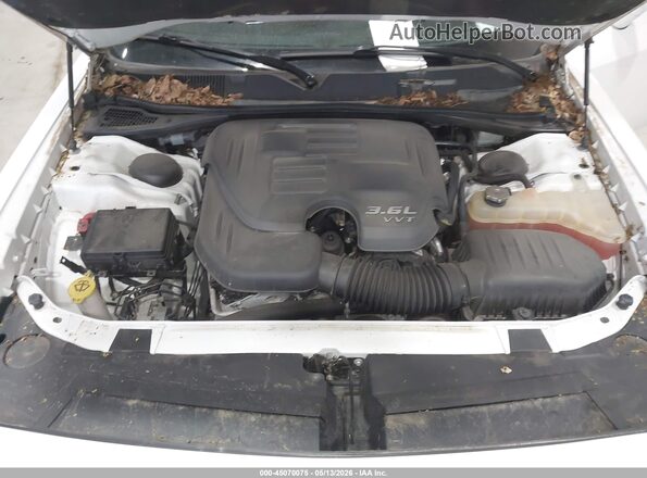 2C3CDZGG7JH328462 2018 DODGE CHALLENGER White Rear view