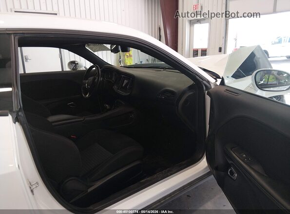 2C3CDZJG4LH155057 2020 DODGE CHALLENGER Белый Вид салона спереди