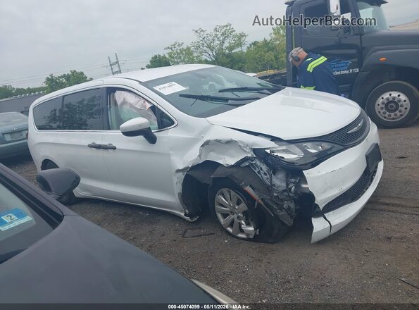 2C4RC1AG4MR553004 2021 CHRYSLER VOYAGER White Вид задньої частини салону