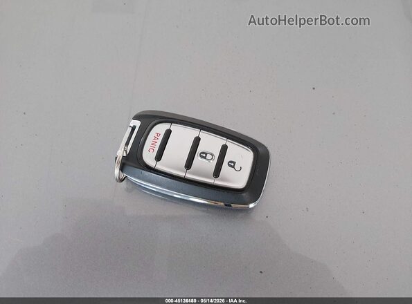 2C4RC1AG8LR249236 2020 CHRYSLER VOYAGER Silver Widok deski rozdzielczej