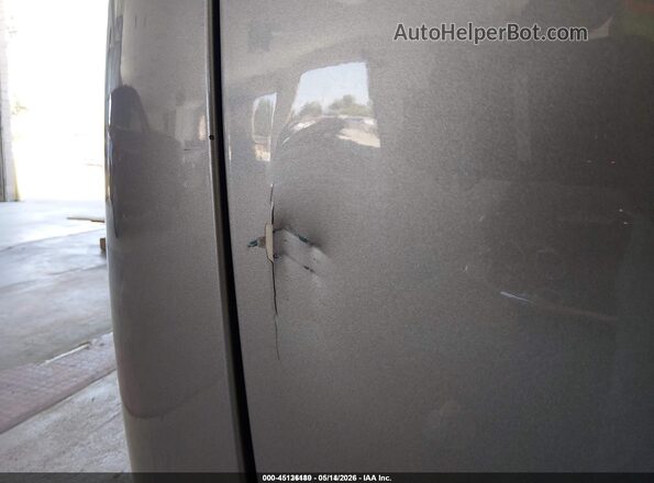 2C4RC1AG8LR249236 2020 CHRYSLER VOYAGER Silver Widok z przodu