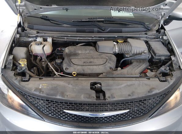 2C4RC1AG8LR249236 2020 CHRYSLER VOYAGER Silver Widok z tyłu