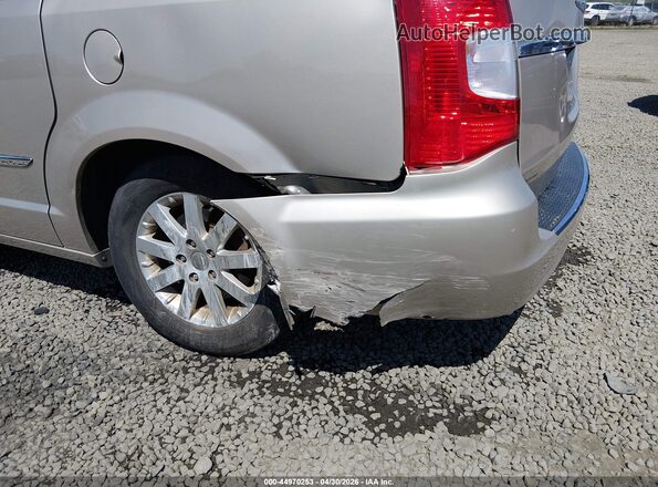 2C4RC1BG0GR295244 2016 CHRYSLER TOWN & COUNTRY Золотой Вид спереди