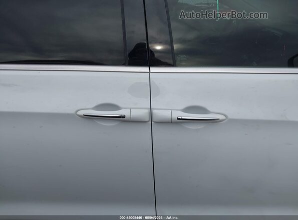 2C4RC1BG0LR125198 2020 CHRYSLER PACIFICA White Widok wnętrza z tyłu