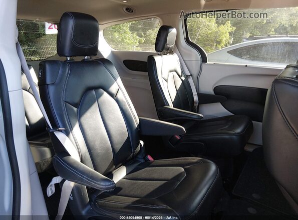 2C4RC1BG0PR590229 2023 CHRYSLER PACIFICA White VIN კოდის სტიკერის ხედი