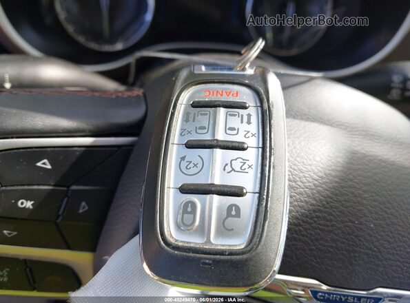 2C4RC1BG1JR130293 2018 CHRYSLER PACIFICA Бордовый Вид панели приборов
