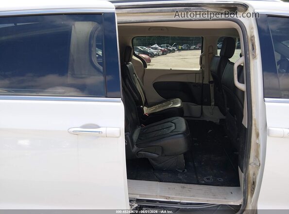 2C4RC1BG1JR290464 2018 CHRYSLER PACIFICA White VIN կոդի պիտակի տեսք